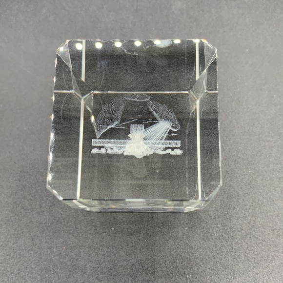 Clear Crystal Laser Cut 3D The Passion of the Christ Block Paperweight - Picture 6 of 6